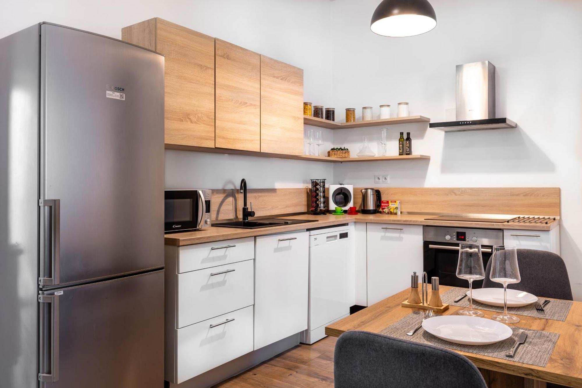 Skackava - Beautiful New Apartment In Direct Centrum, 24H Self Check-In Banska Bystrica Luaran gambar
