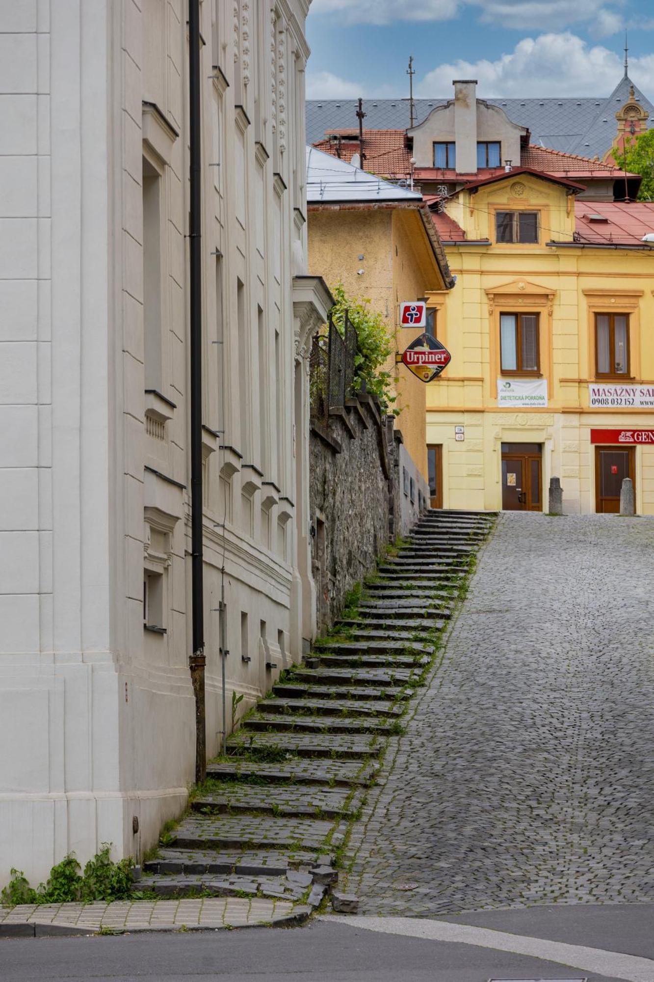 Skackava - Beautiful New Apartment In Direct Centrum, 24H Self Check-In Banska Bystrica Luaran gambar